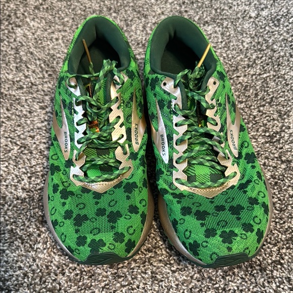 Brooks Green and Gold St Patrick Days Running Shoes - Picture 2 of 2